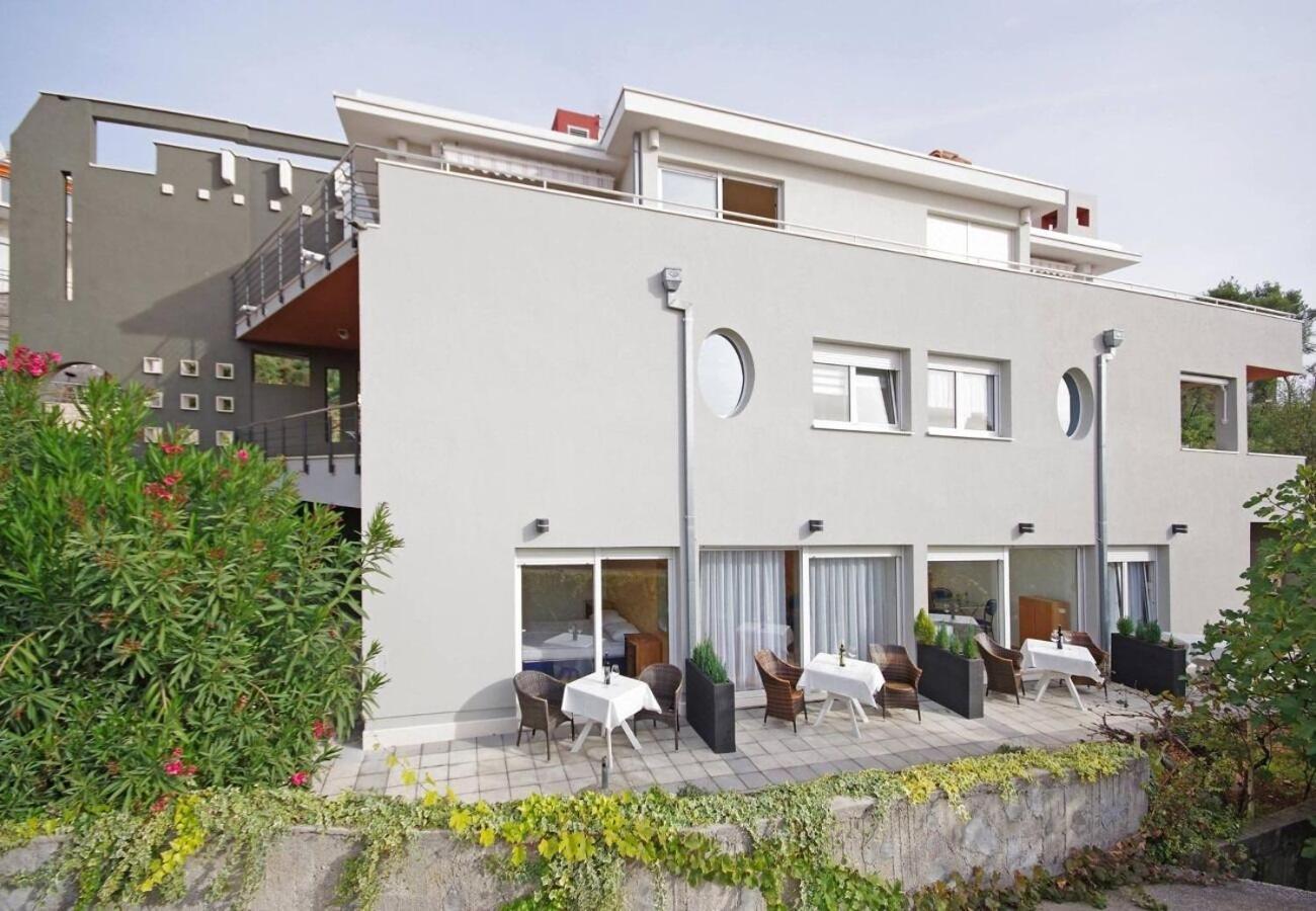 Apartments Javi - Free Private Parking Трогир Экстерьер фото