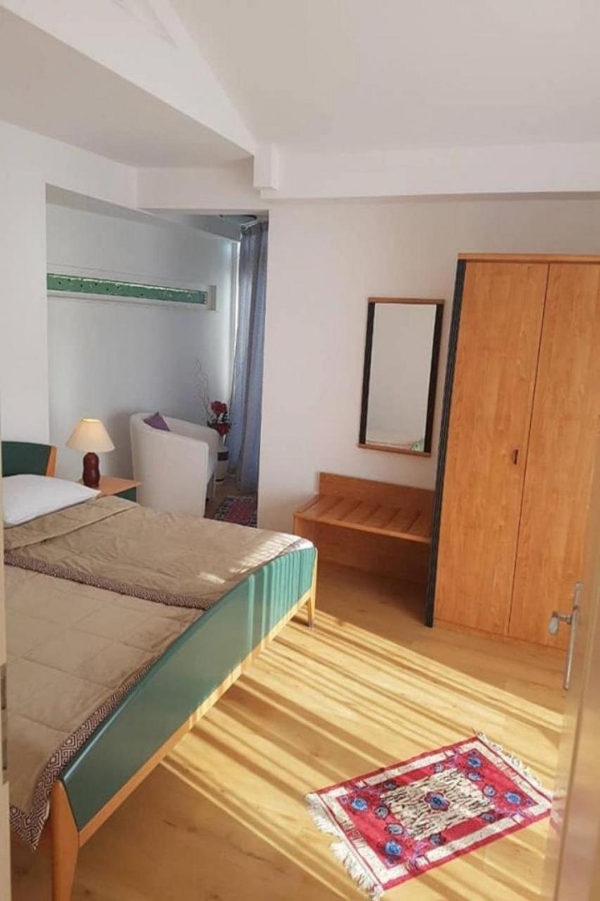Apartments Javi - Free Private Parking Трогир Экстерьер фото