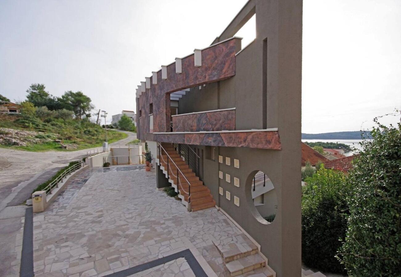 Apartments Javi - Free Private Parking Трогир Экстерьер фото