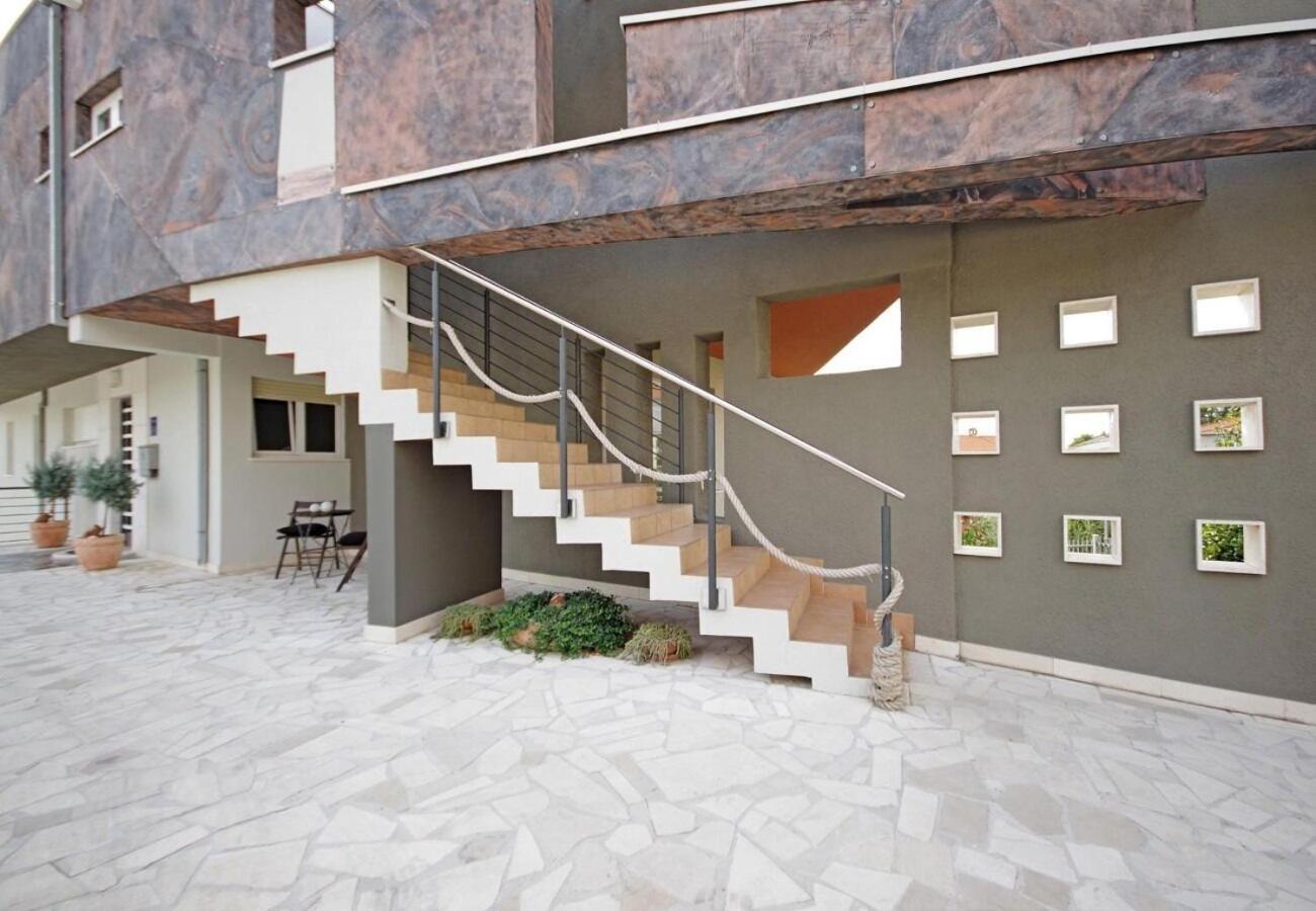 Apartments Javi - Free Private Parking Трогир Экстерьер фото